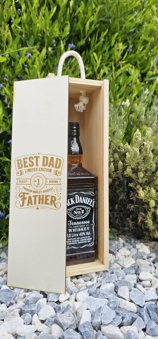 Personalised wooden whiskey gift box