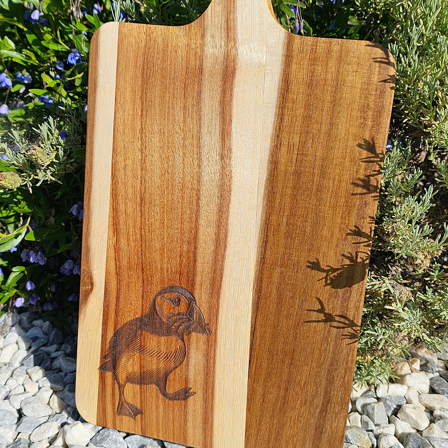 Puffin Acacia Personalised Cutting Board - engraving close-up