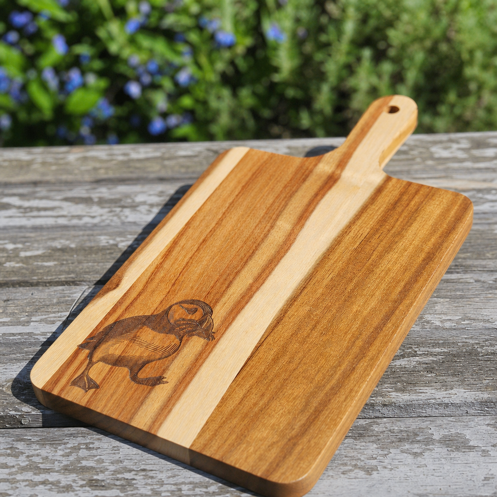 Puffin Acacia Personalised Cutting Board - wood grain and detail angle
